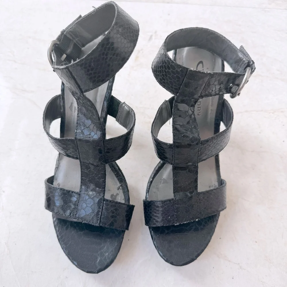 CL by Laundry strappy platform sandals black snake skin size 8M